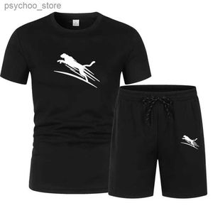 Herrspårar Summer Mens Fitness Fashion Mens Casual Sportswear Suit Overdimensionerad sportdräkt Kort ärm T-shirt + Shorts 2-stycke Set Q240314