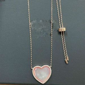 Lyxvarumärke Kärlekshjärta Designer Pendant Charm Pearl Elegant Pink Hearts Diamond Chain Necklace Party Jewelry