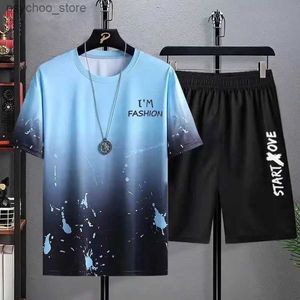 Herrspårar Mens Casual Sportswear Summer New Ice Silk Track Suit Kort ärm T-shirt och shorts Set Mens Sportswear Q240314