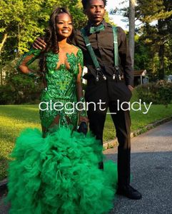 Emerald Green Long Sleeve Evening Formal Dresses 2024 Sparkly Applique Ruffles kjol Black Girl Prom Birthday Gala Dress