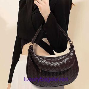 Bottgss Ventss Designer gewebte Gemelli-Umhängetaschen für Damen High-End- und Nischenhandtasche im Herbst-Winter, neue Single-Crossbody-Mutteruntertasche mit echtem Logo