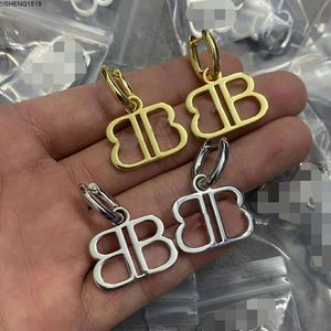 Biliteralne dewelopee kolczyki Brand B Letters Wiselant Diamond Lśniąca Niezijane Kolczyki żyrandolowe Kobiety mężczyźni Projektant Ear Jewelry BBE1