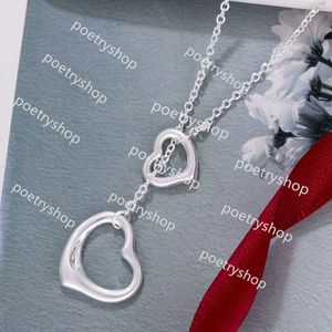 Pendant Necklaces Designer tiffaco Jewelry t Family v Gold Heart Lock Pedicle Family Love Necklace Womens Advanced Fashion Luxury Double Heart Collar Chain