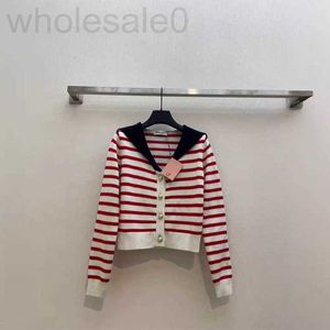 Suéteres femininos designer 2024 início da primavera nova Nanyou MIU idade reduzindo estilo universitário contrastante listrado patchwork design gola marinha cardigan de malha GTBI