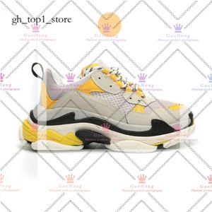 Designer 17FW Triple S män kvinnor casual skor sneakers plattform solbränna klar ensam svart vit grå röd rosa blå kunglig neon grön 203 826 2