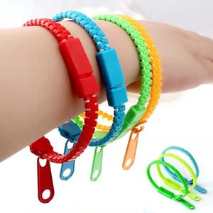 Länk armband leksak enfärgad mix färg spel 5st armband smycken miljö miljövänliga plastband blixtlås armband