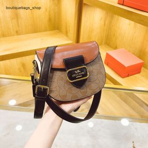 Cheap Wholesale Limited Clearance 50% Discount Handbag Womens New French Light Luxury Small Square Bag High Grade Printed Shoulder and Saddle Tide