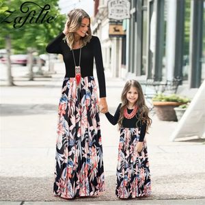 Zafille Mother Kids Family Matching Outfits Elegant Floral Long och Daughter samma klänningssatser Mommy Me kläder 240315