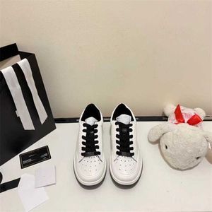 13% rabatt Sport 2024 Spring och Autumn New Xiaoxiangfeng Small White Female Pink Panda Board Läder Lace Up Casual Sports Shoes