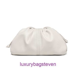 Bottgss Ventss Designer Counter Counter Facs Online Shop Womens Bag Cloud Fashion 2024 New Dumpling Small Small مع شعار حقيقي