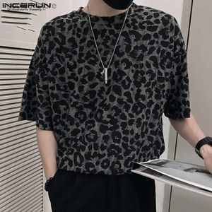 Herrt-shirts toppar 2024 koreanska stiliga mens leopard tryck t-shirt casual street kläder heta säljer kortärmad camiseta s-5xl q240316