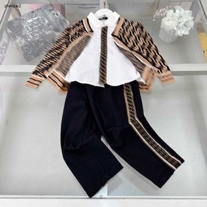 Luxury Baby Tracksuits Studite primaverili Tre pezzi Set di dimensioni 100-150 Designer Bambini Lettera Jacquard Knitted Cardigan Shirt and Pants 24Mar 24mar