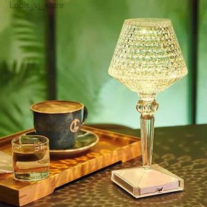 Bordslampor LED Diamond Bordslampa USB Touch Desk Lamp Eye-skydd Läsningslampa Crystal Projection Night Lights Home Bar Xmas Decor Light YQ240316