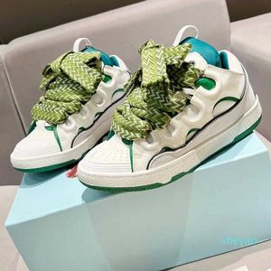 Designerskor sneaker präglad läder trottoarkant för sneakers män kvinnor sko gummi