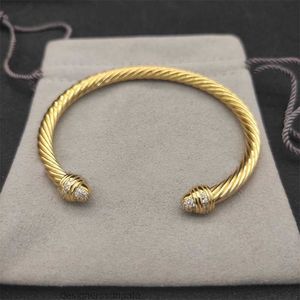 Topp Bangle smycken rostfritt stål vridna armband kabeltrådarmband för kvinnor som säljer öppen manschettantik