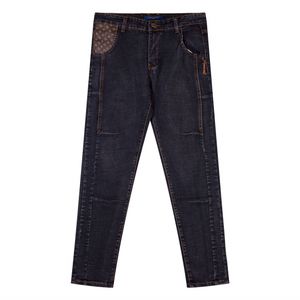 Новый продукт Высококачественные длинные брюки на маленькую ногу Модные молодежные расклешенные джинсы Брендовые облегающие джинсовые брюки Роскошные женские джинсы с V-образным вырезом Брюки с рисунком четырехлистного клевера