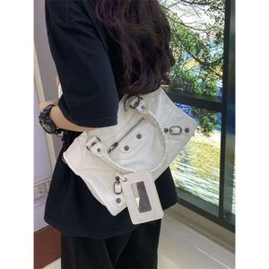 Vintage 2024 Kadın Toates Bag Motosiklet Omuz Çantaları Tasarımcıları Gerçek Deri Crossbody Debriyaj Cüzdan Çantası Pochette Retro En Kaliteli Hediye RR