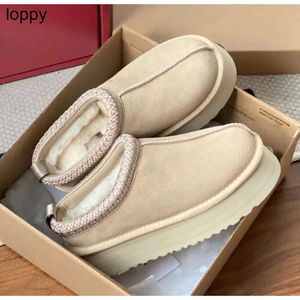 Pantofole Tazz Maxi Tasman Stivali da donna firmati Pantofole Tazz Pelle di pecora Pelliccia australia Stivali con plateau ultra mini con semi di senape Slip-on Lana di vacchetta Tazz invernale