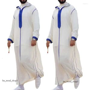 Abbigliamento etnico Musulmano Jubba Thobe Abbigliamento Uomo Felpa con cappuccio Ramadan Robe Kaftan Abaya Dubai Turchia Islamico Maschio Casual Allentato 199