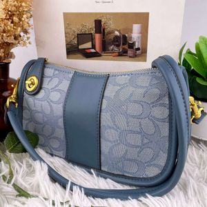 Fabriksavstånd Ny Hot Designer Handbag Hong Kong Swinger Classic Handheld Shoulder Bag Summer Luxury Underarm