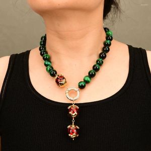 Anhänger-Halsketten G-G Halskette mit runden Perlen aus natürlichem grünem Tigerauge, rotem Muranoglas, vergoldetem Rand, 48,3 cm, Party-Stil für Damen