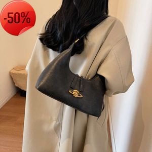 Negozi di fabbrica 2024 Autunno nuova borsa sotto le ascelle borsa di nicchia sensazione di fascia alta una spalla alla moda da donna alla moda