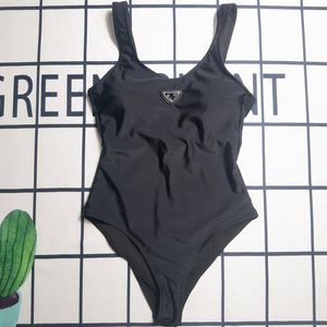 Costume da bagno di lusso costume da bagno donna bikini Stampa floreale Catena d'oro Costume da bagno moda spiaggia Costume intero Yacht Party Sandy Beach lady Costume da bagno all'ingrosso 369