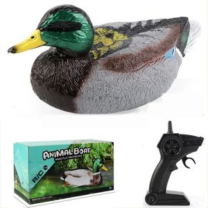 2.4G RC Simulering Duck uppladdningsbar fjärrkontroll Hög hastighet Hastighetsbåt Utomhus Vatten Creative Animal Model Ship Kids Toy Gift 240307