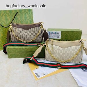 Borsa a tracolla casual da esterno da donna di design alla moda Nuova borsa sotto le ascelle con catena a tracolla a spalla singola Pagamento Borsa da donna con tracolla larga