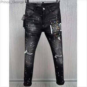 Men's Jeans Trendy Mens High Street Moto Biker Casual Denim Fabric Letter Pants Fashion Hole Spray Painted Jeans dsq9881L2403