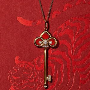 Designer Tiffay och Co New Year Limited 18K Rose Gold Key Necklace 925 Sterling Silver Red Agate Clavicle Chain Female Gift