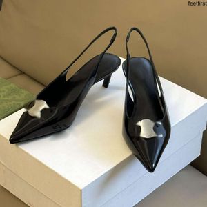 Womens High Heels Metal Pointy Toe med Kitten Heel Shoes Leather Stylish Elegant Single Shoe Designer Factory