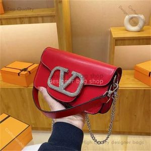 Bolsa de grife bolsa de nicho design de um ombro bolsa crossbody de estilo pequeno para mulheres elegante e moderna textura de design urbano e bolsa doce para mulheres