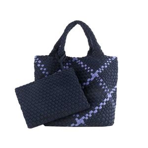 Bolsas de ombro novas bolsas de designer de malha sacola portátil das mulheres grande capacidade moda praia sacos de compras 240311