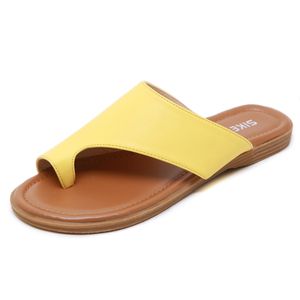 Sandaler Kvinnor Slides Flat Sliders Fashion Classic Summer Leather Comant Outdoor Beach Flip Flops Ladies Slippers 35-41