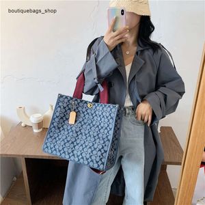 Cheap Wholesale Limited Clearance 50% Discount Handbag Bag Female Summer New Versatile Old Flower Bag Large Capacity Mommy Bag Canvas Embroidery Tote Fashion
