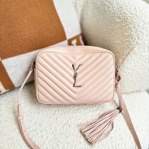 Luxury Lou Camera Tassel White Designer Väskor för kvinnors modeflikar Tote Handväskor Purtes Man Leather Shoulder Bag Purse Cross Body Messenger Sling Chain Clutch Bag