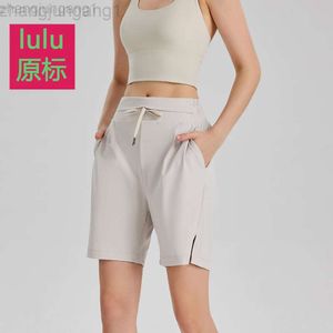 Desginer Lululemom Bras LuLulemmon Samma sport Capris Hög midja Löst montering Snabbtorkande Elastisk cykelkondition Yoga Shorts