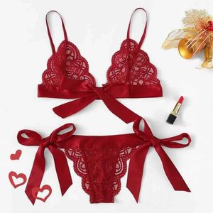 BHs Sets Sexy Spitze BH Slip Set Dessous Frauen Unterwäsche Bowknot Wire Free Weiblicher roter ultradünner Tanga