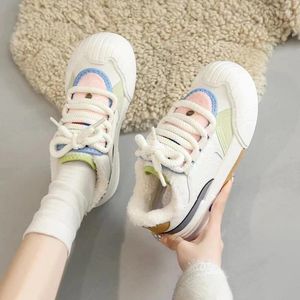 Sapatos casuais 2024 outono e inverno versão coreana mais cashmere pequeno branco feminino estudantes todos os esportes