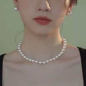 24SS Nowy projektant biżuterii Kobiety Barokowa Pearl Biżuter Naszyjnik dla kobiet wszechstronnych czystych o wysokiej jakości