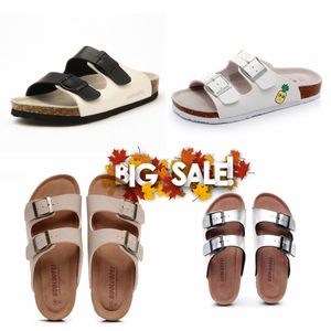 2024 جودة Gai Mens Women Slides Slides Sandals Soft Sofe Leather White Outdoor Platforms Slippers 36-46