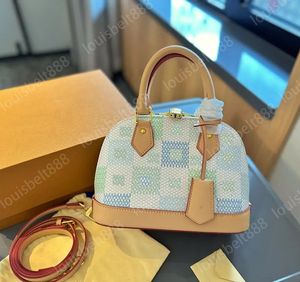 Yeni Moda Lüks Marka Klasik Tasarımcı Sınırlı Kabuk Çantası Kadın Çanta Omuz Torbası Crossbody Çanta Saf Çelik Altın Donanım Aksesuarları Çanta