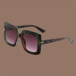Popularne okulary przeciwsłoneczne dla kobiet designerskie klasyki klasyczne okulary mężczyźni Mężczyzny metalowy litera rama Zonnebril Sport Summer Casual Okulary Vintage HG133 H4