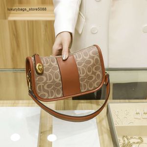 Factory Clearance New Hot Designer Handbag New Womens Bag Shoulder Diagonal Simple and High Soft Leather Handheld Square Dinner