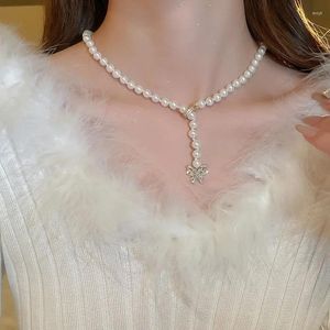 Naszyjniki wiszące francuskie elegancji cyrkon motyl Pearl Choker Naszyjnik dla kobiet lekka luksusowa biżuteria wszechstronna impreza