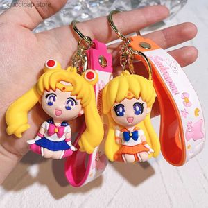 Keychains Lanyards Anime Sailor Moon Keychain Söt Figur Dock Par Bag Pendant Keyring Car Key Chain Accessories Toy Gift For Men Women Friends Y240318