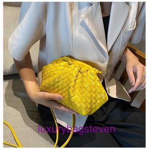 Top original wholesale Bottgss Ventss Pouch tote bags online shop Handmade bag womens pleated cloud weaving high end fashion sense on With Real Logo