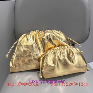 Дизайнерские сумки Bottgss Ventss Pouch Интернет-магазин женских сумок Женская сумка New Gold Cloud Сумка для больших и маленьких пельменей на одно плечо с настоящим логотипом XUCS