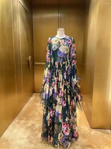 Casual klänningar toppkvalitet silkekläder o nack romantisk blomma tryckt fantastisk maxi klänning 2024 vårkvinnor stor svängande bohemisk semester